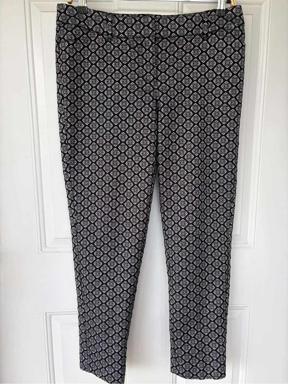 •White House Black Market• Medallion Slim Ankle Jacquard Pants - Size 6